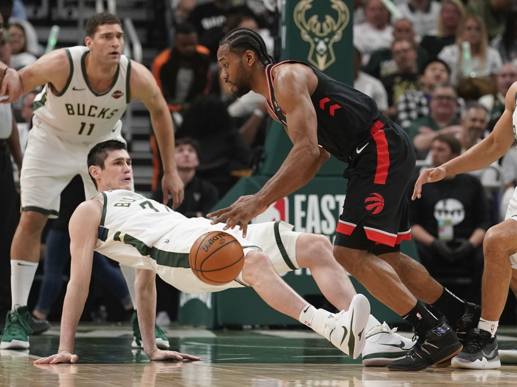 Bucks 108, Raptors 100